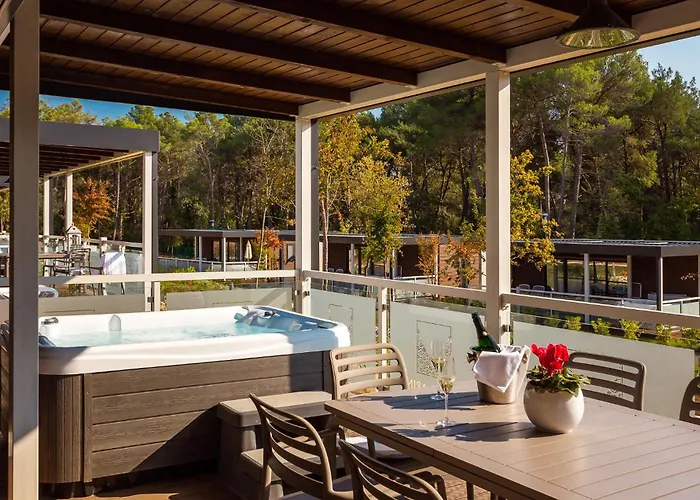 Lovely Stacaravan In Vabriga With Wifi Kamp Porec