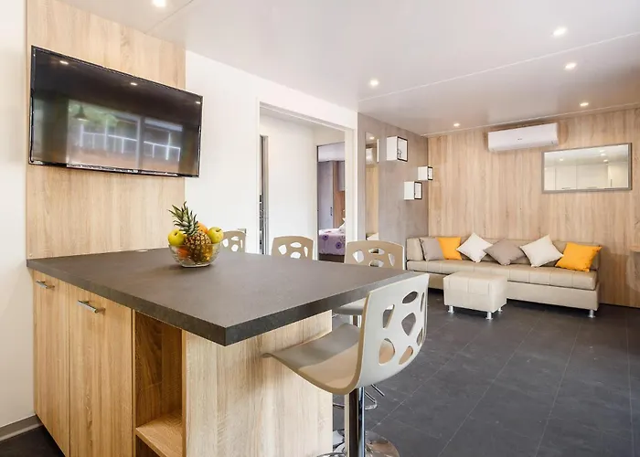Lovely Stacaravan In Vabriga With Wifi Kemping