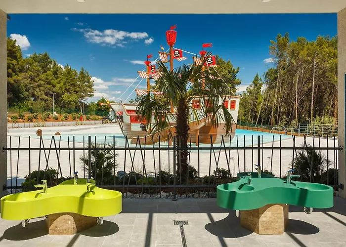 Lovely Stacaravan In Vabriga With Wifi Poreč