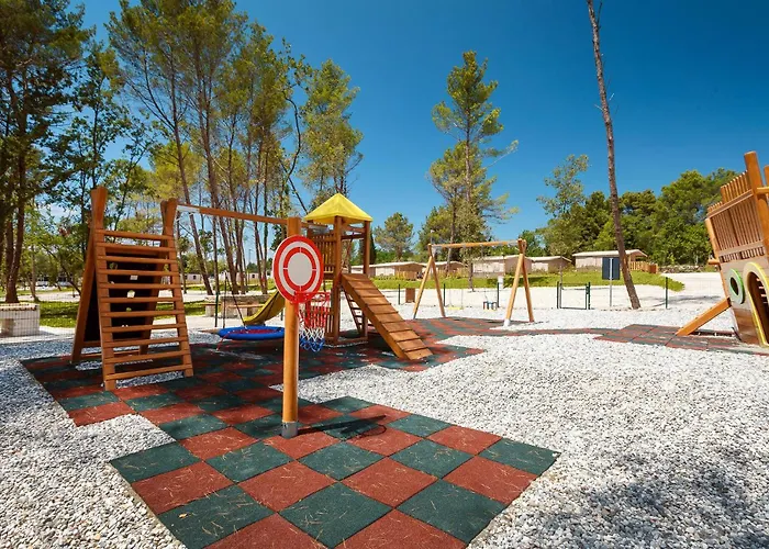 Lovely Stacaravan In Vabriga With Wifi Kemping Poreč