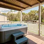 2 Bedroom Awesome Stacaravan In Vabriga 5* Πόρετς