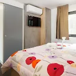 2 Bedroom Awesome Stacaravan In Vabriga Πόρετς