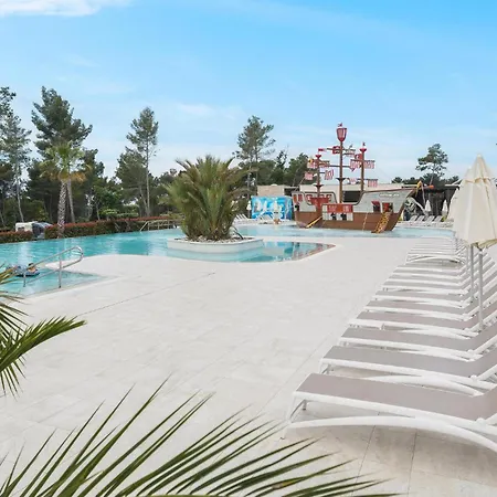 Lovely Stacaravan In Vabriga With Wifi 5* Poreč