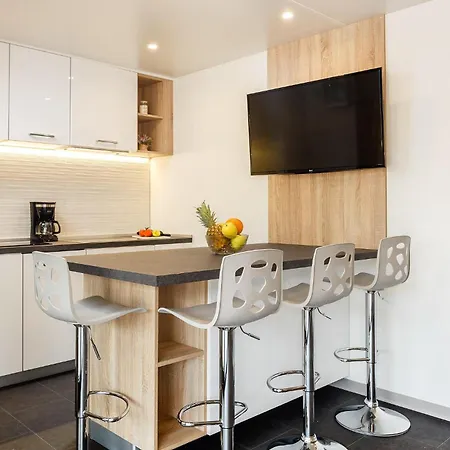 Lovely Stacaravan In Vabriga With Wifi Kamp alanı