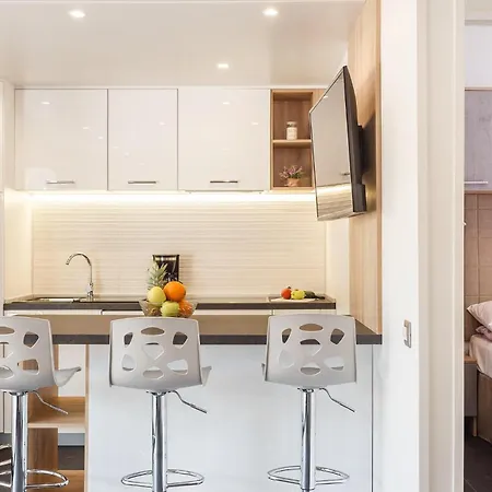 Camping Lovely Stacaravan In Vabriga With Wifi Poreč