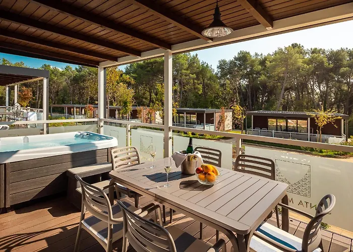 Lovely Stacaravan In Vabriga With Wifi Camping Poreč