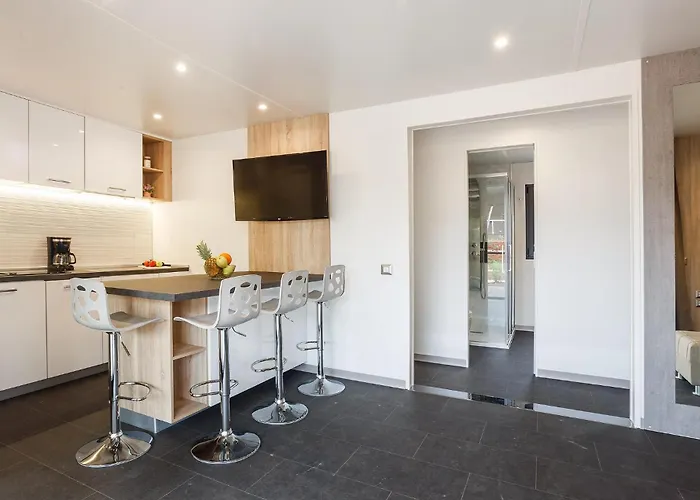 Camping Lovely Stacaravan In Vabriga With Wifi Poreč