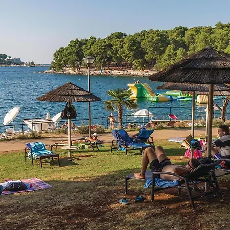 Gorgeous Stacaravan In Vabriga With Wifi Poreč