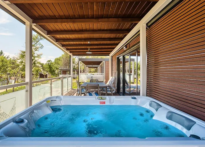 Lovely Stacaravan In Vabriga With Wifi פורץ